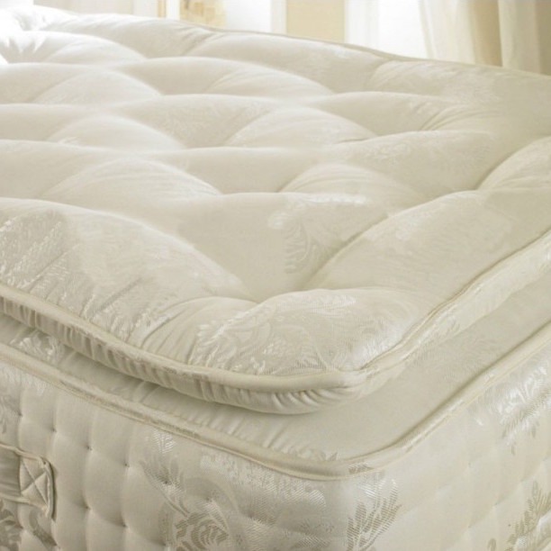 Pocket 2000 Spring Organic Pillow Top Mattress