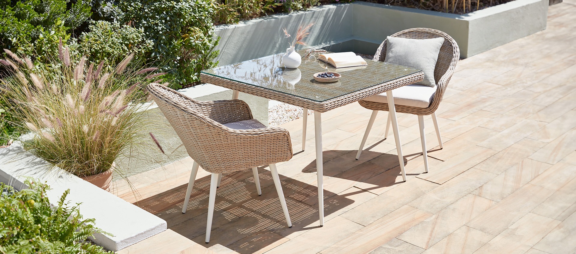 Avebury 2S - 2 Seat Dining Set