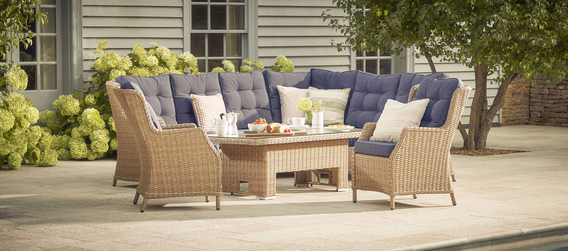 Hampshire 1L - Corner Sofa with Rising Table and Armchairs - Grey