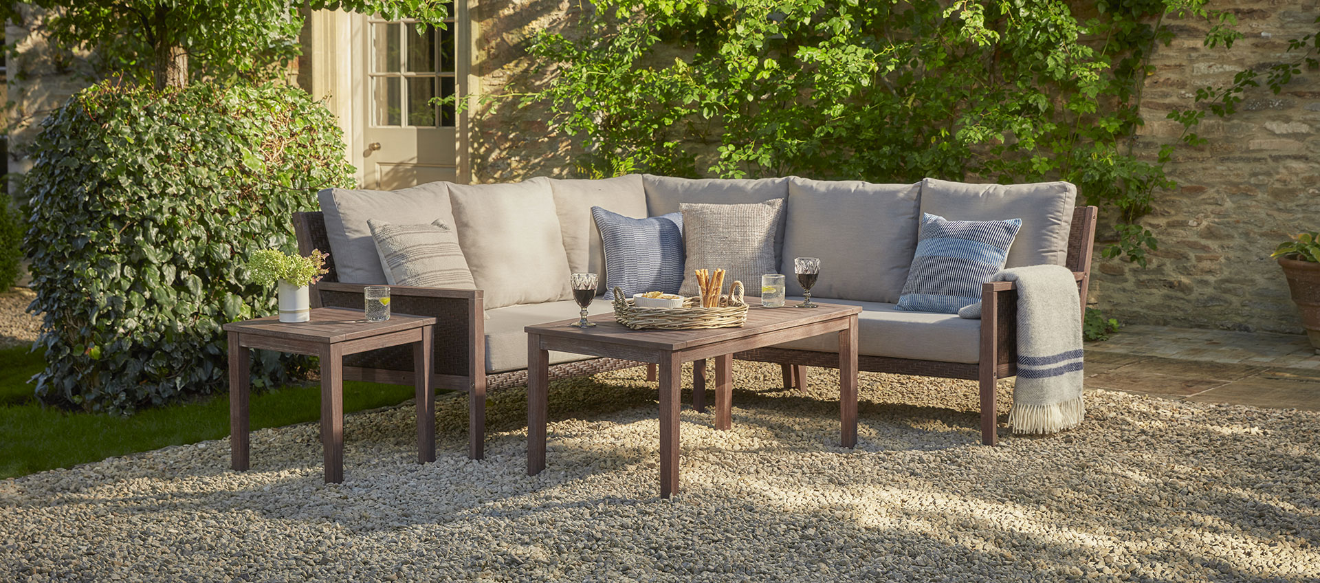 Harbury 13C - Corner Sofa Set