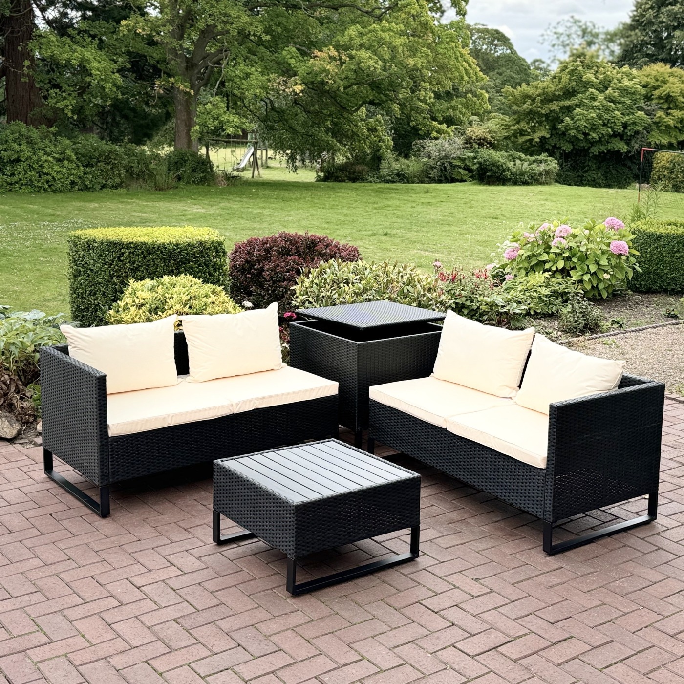 Sophia Corner Garden Set 