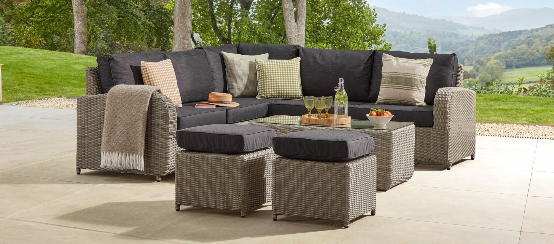 Ledbury 1B - Corner Sofa with Coffee Table and Footstools
